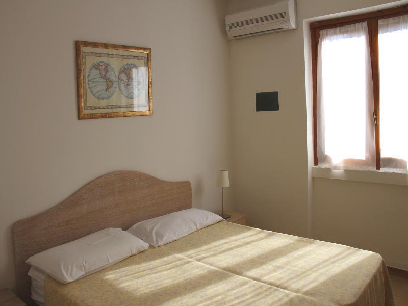 Residence Eucalipti Алгеро Екстериор снимка